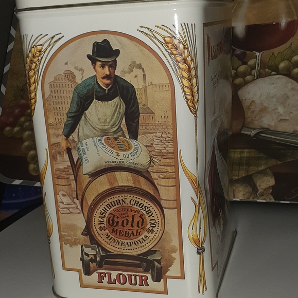 VINTAGE GOLD MEDAL FLOUR TIN - Picture 2 of 2